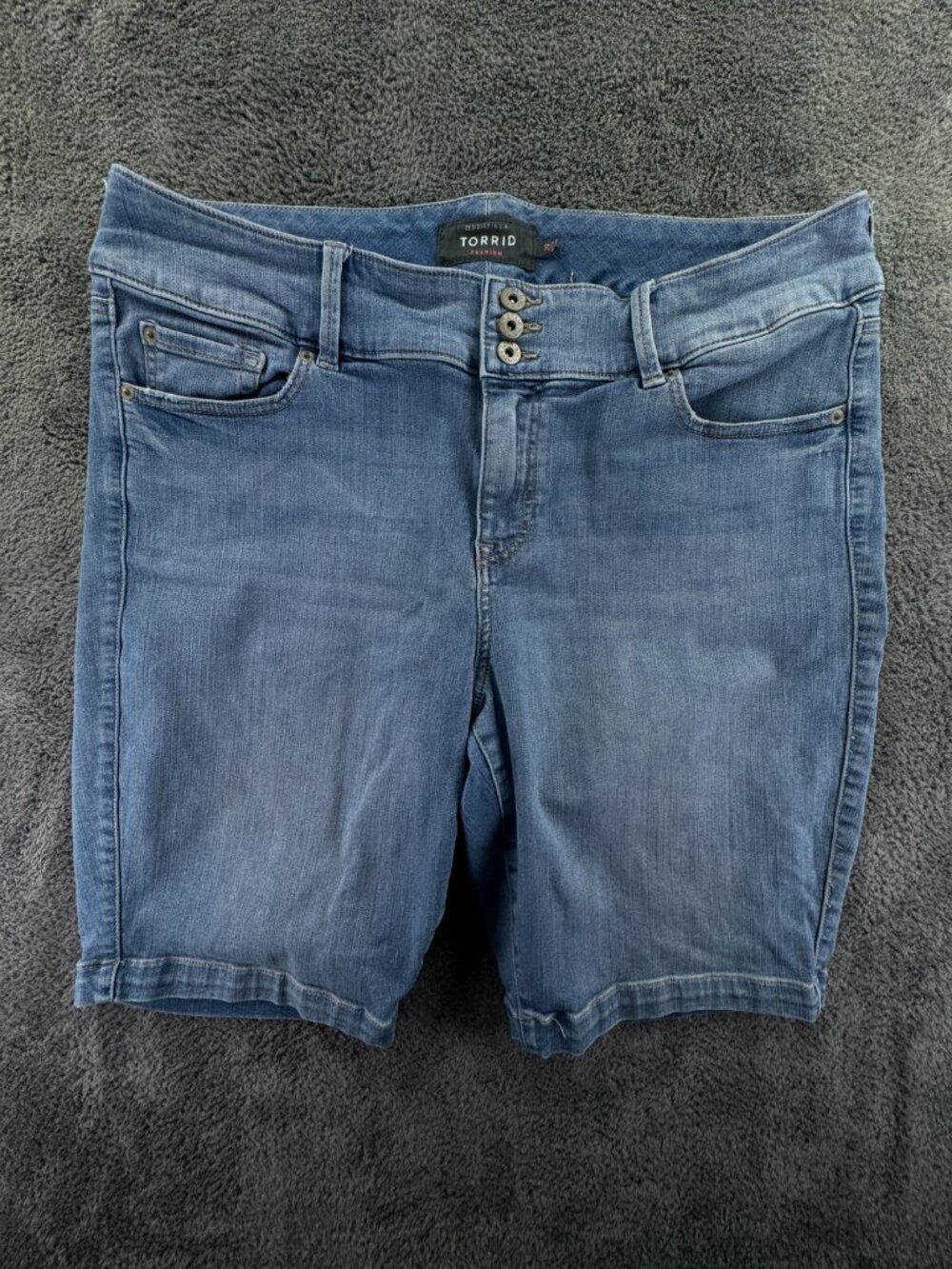 Torrid Premium Denim Shorts Women 20 Jorts Jegging Stretch Blue Adult Summer